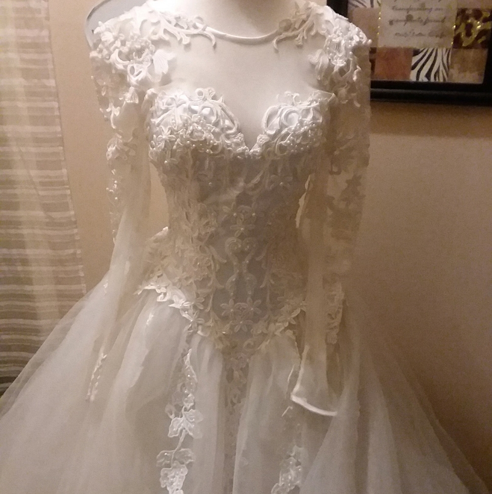 Wedding gown